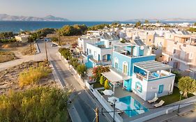 Seabreeze Villa - With Jacuzzi & Heated Pool